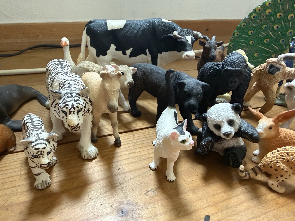 Schleich Statuette: 28 Schleich Tiere – Usato da Zürich venduto da zuerich16 2