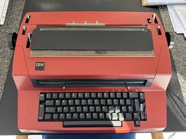 Schreibmaschine IBM 196c (rot)