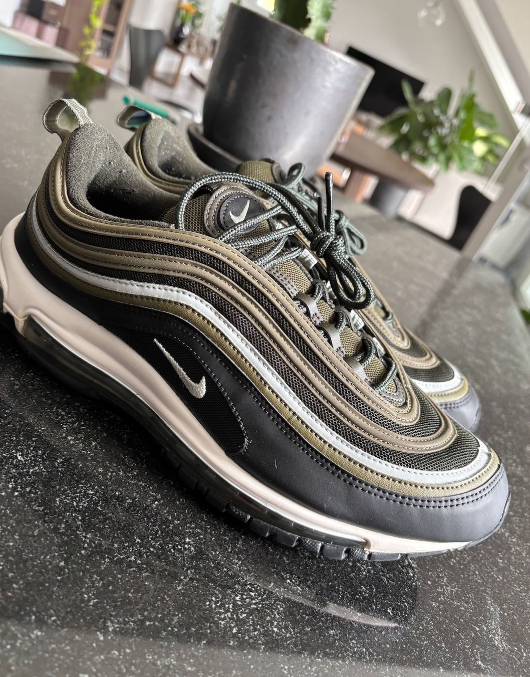 Scarpe da uomo: Nike Black & Green Air Max 97 45.5 – Usato da Cournillens venduto da aese01 2