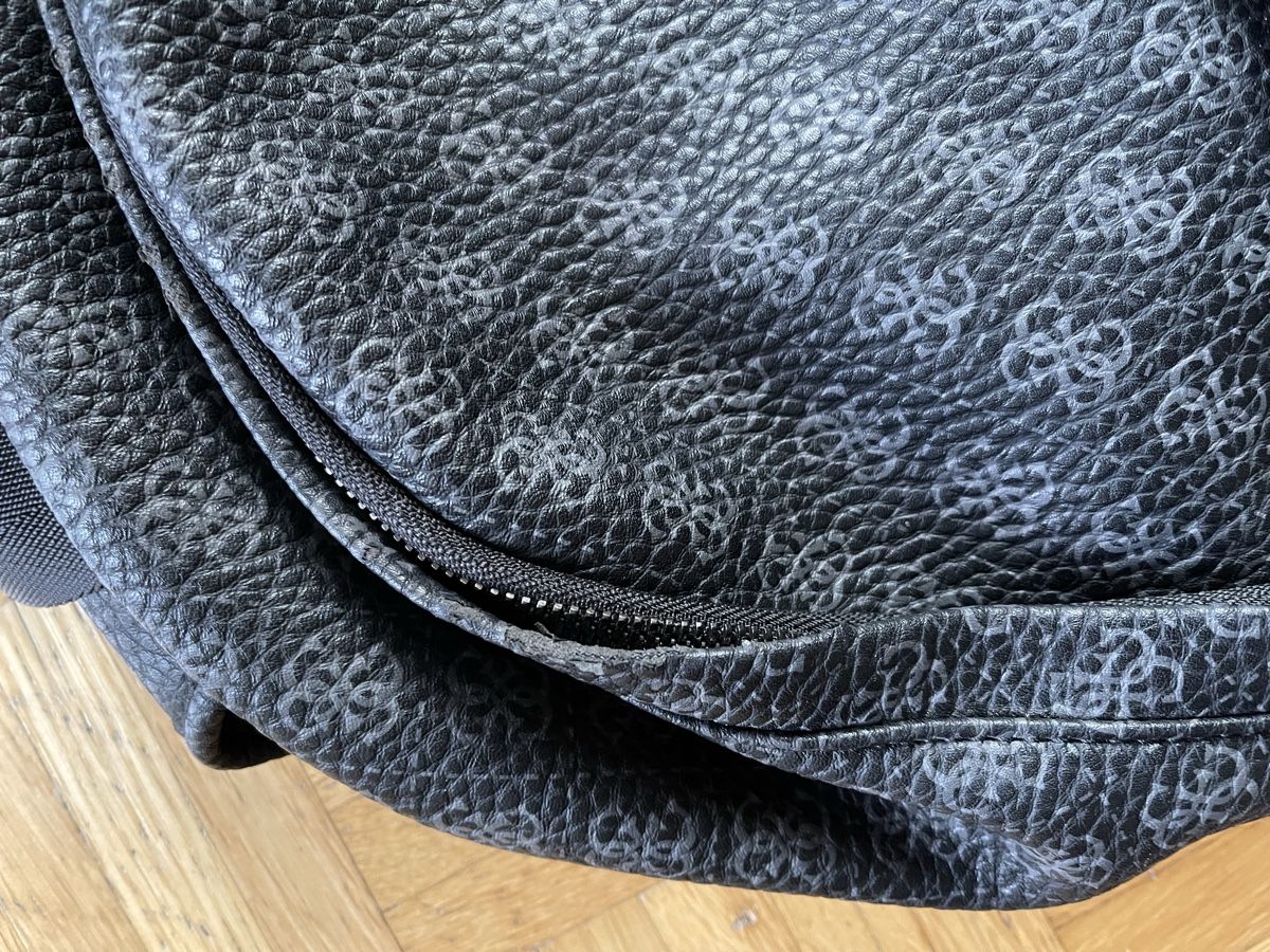 Guess Rucksäcke: Guess Rucksack – Gebraucht aus Goldach von Pero911 3