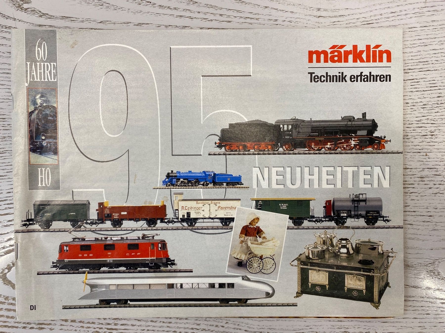 Märklin Modellini di ferrovie: Märklin Neuheiten 1995 – Usato da Lupsingen venduto da New-Haven
