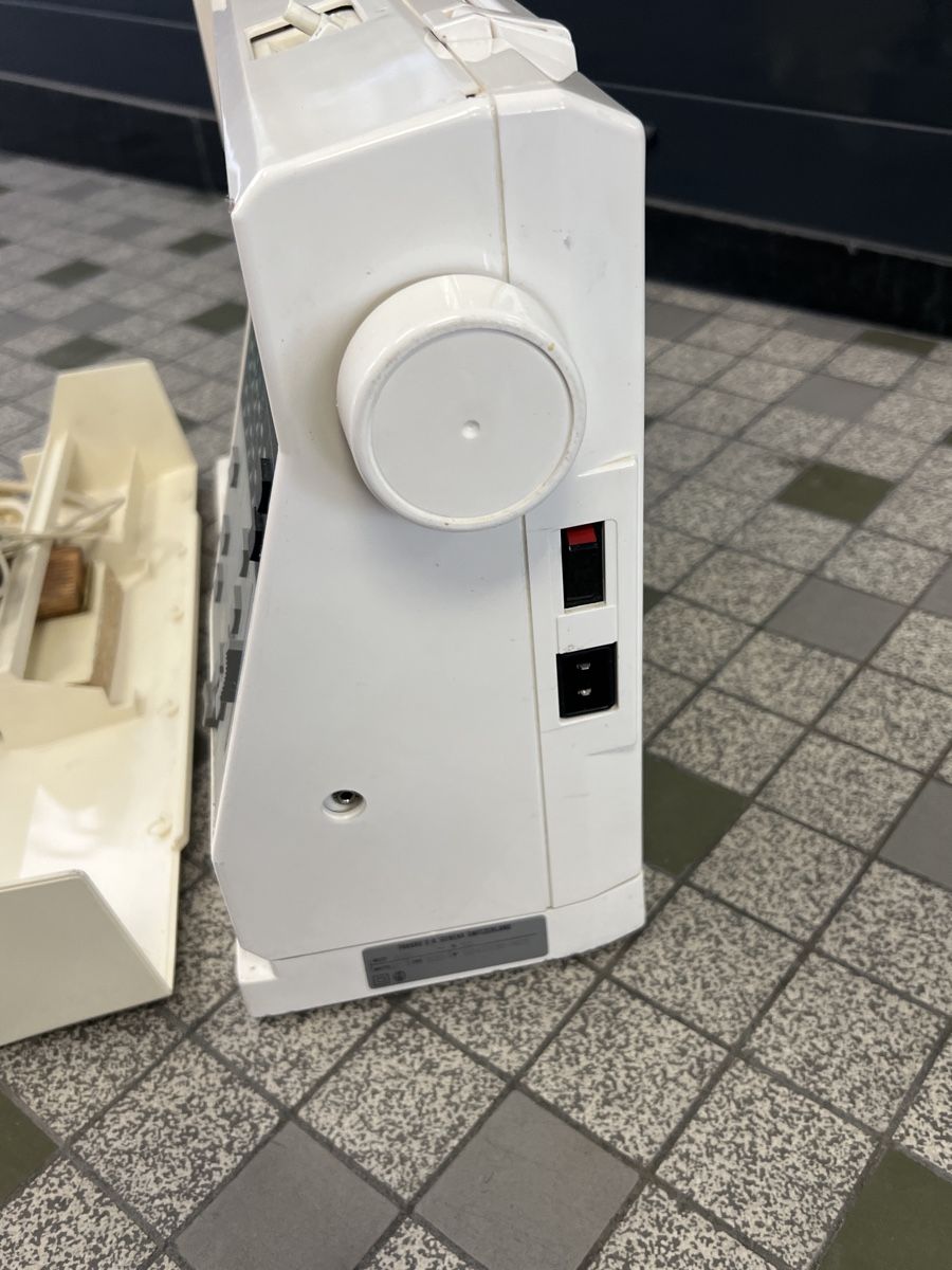 Elna Nähmaschinen: Machine à coudre Elna Club Computer Type 500 – Gebraucht aus Genève von Leboucheoreilles 4