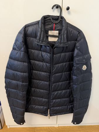 Wunderschöne Moncler Daunenjacke