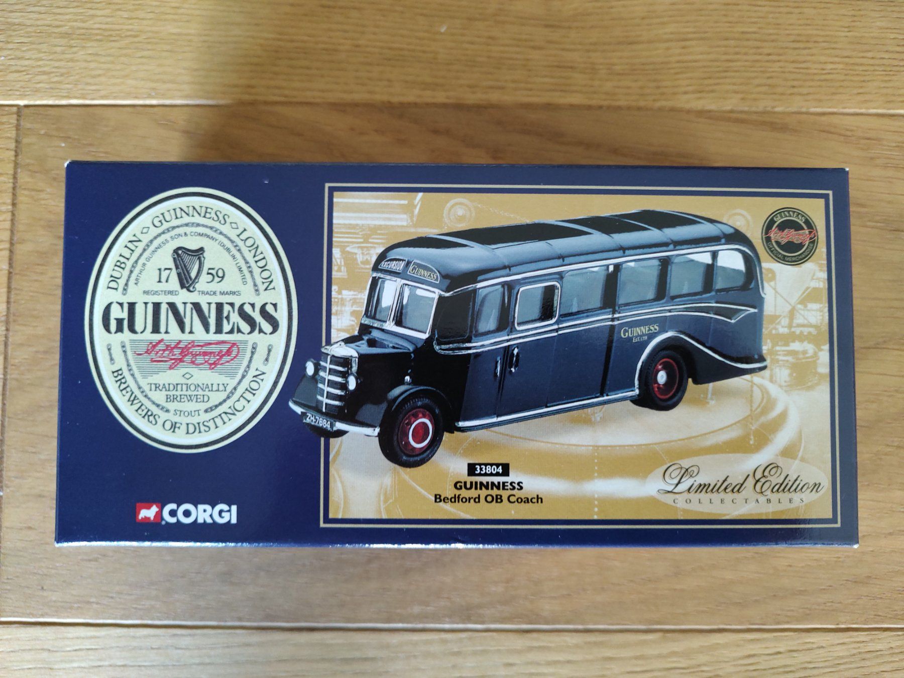 Corgi Toys Modellini d'auto: Corgi 33804 Bedford OB Coach Guinness – Nuovo (secondo la descrizione) da Nottwil venduto da Dorje67 3