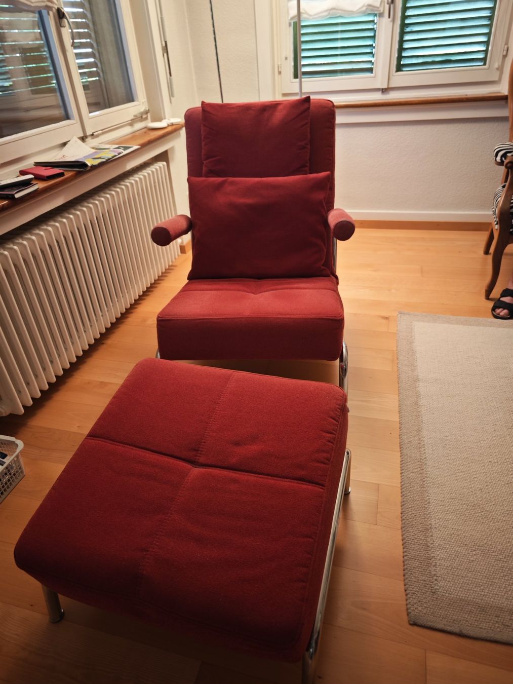 Pfister Fauteuils: Sessel mit Hocker rot,guter Zustand – D'occasion à Beringen par ble_nw7z 1