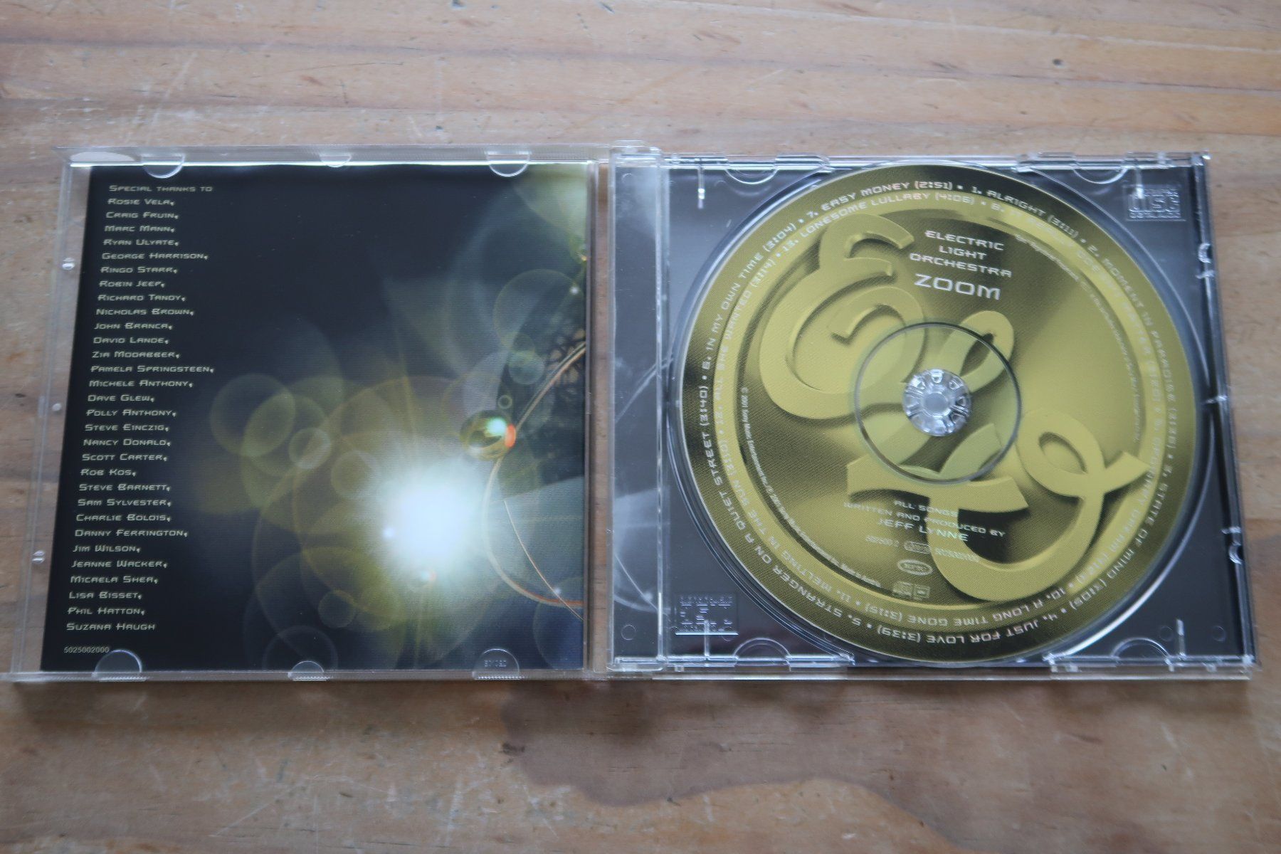 CD: ELECTRIC LIGHT ORCHESTRA - ZOOM - CD – Usato da Basel venduto da Patiscat 3