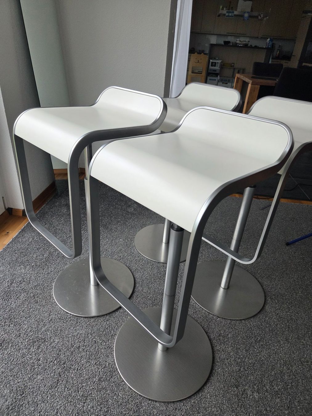 Lapalma Sgabelli: 4er Set Lapalma Designerhocker weiss – Usato da Marbach SG venduto da safemaster777