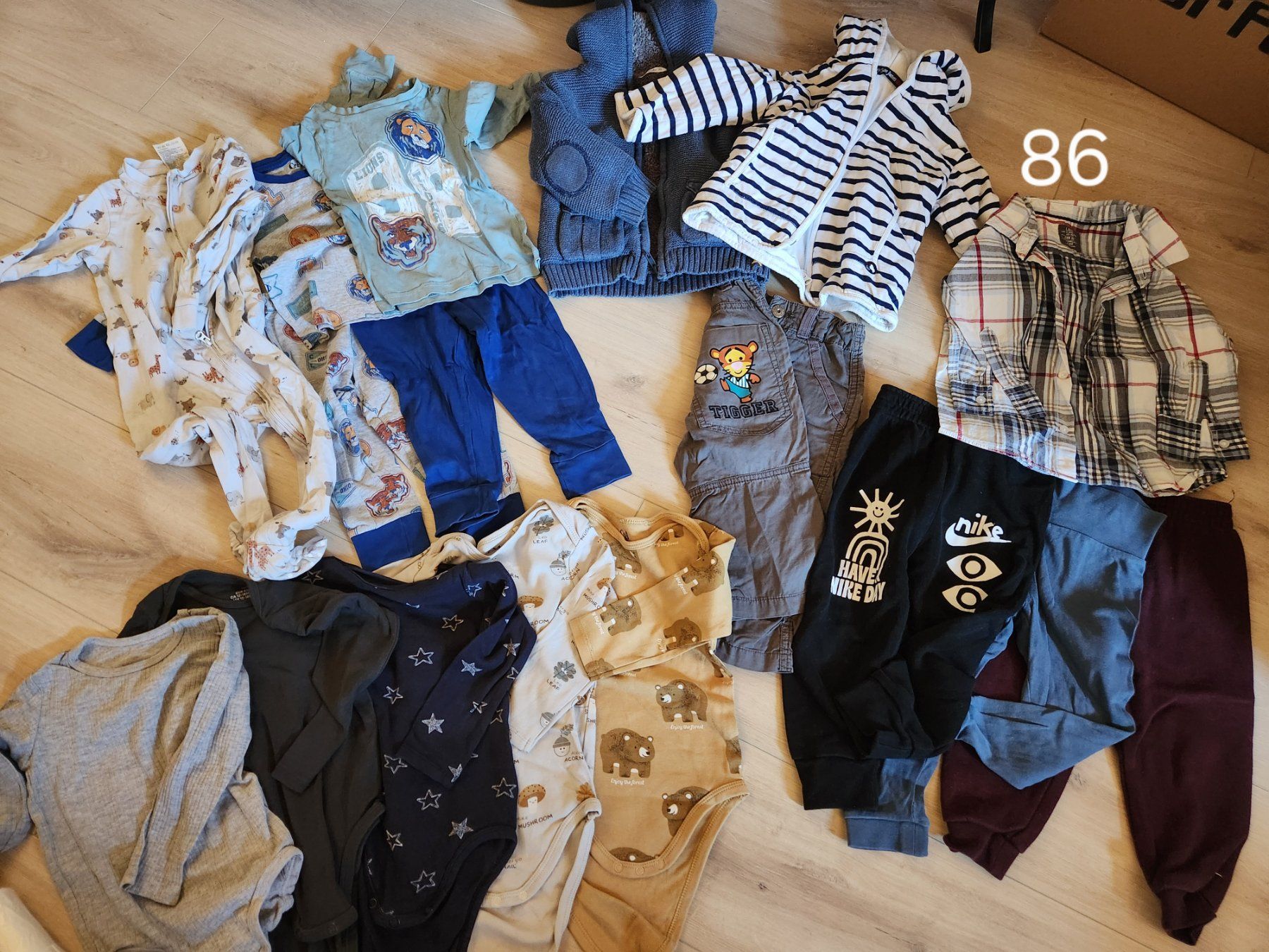 Lotti & Set di vestiti: Kleiderpaket Junge Grösse 86 gebraucht – Usato da Plasselb venduto da Bianca0111