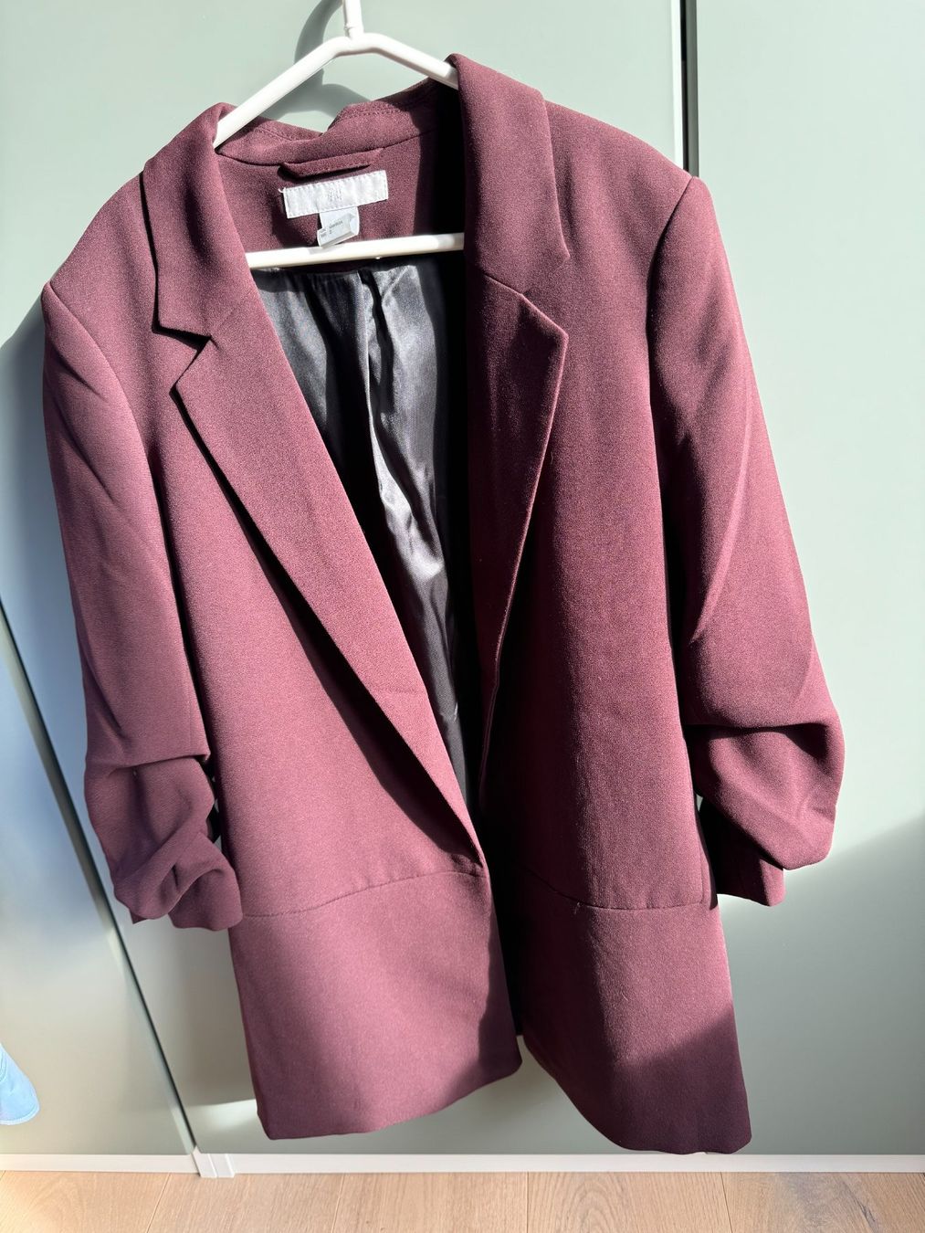 H&M Jacken: Damen Blazer  H&M,  Gr. 34,  weinrot – Gebraucht aus Siebnen von Trans-Am 2