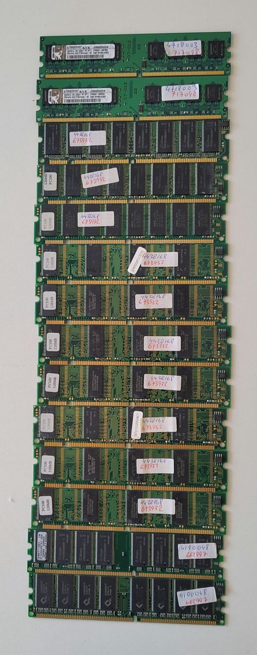 PC: Mémoires pour PC fixe et portable. – Usato da Ecublens VD venduto da CMassei 4