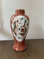 Chinesische Vase mit Drachen und Phönizien, Goldverzierung.