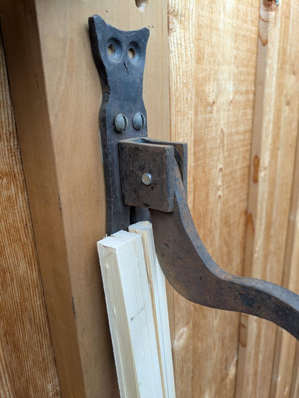 Tutti gli attrezzi: Handholzspalter Handgeschmiedet Eulenform – Usato da Schwanden b. Brienz venduto da hoihoi03 2