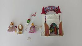 Petit château Playmobil avec princesses