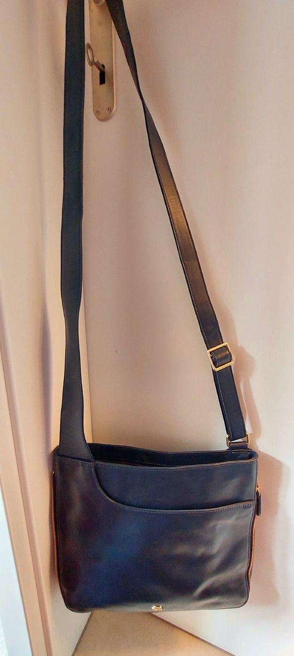 Navyboot Sacs: Exklusive Schwarze Navyboot Tasche mit Krokoprägung – Neuf (Voir description) à Safenwil par fra_t5c9 4
