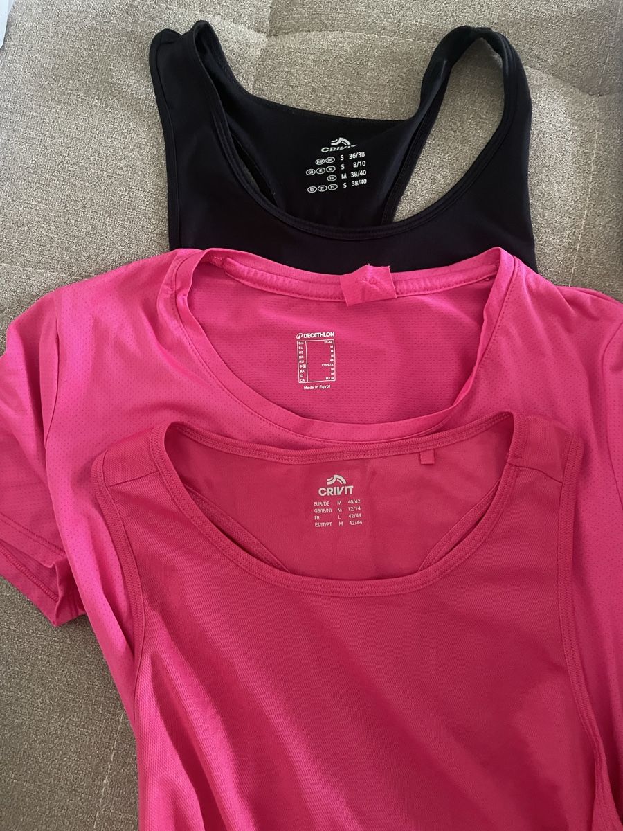 Decathlon Tops: 3 Sporttops M – Gebraucht aus Fahrweid von chiaravisona