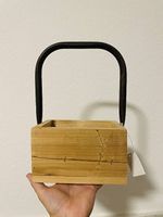 Contenitore porta fiori