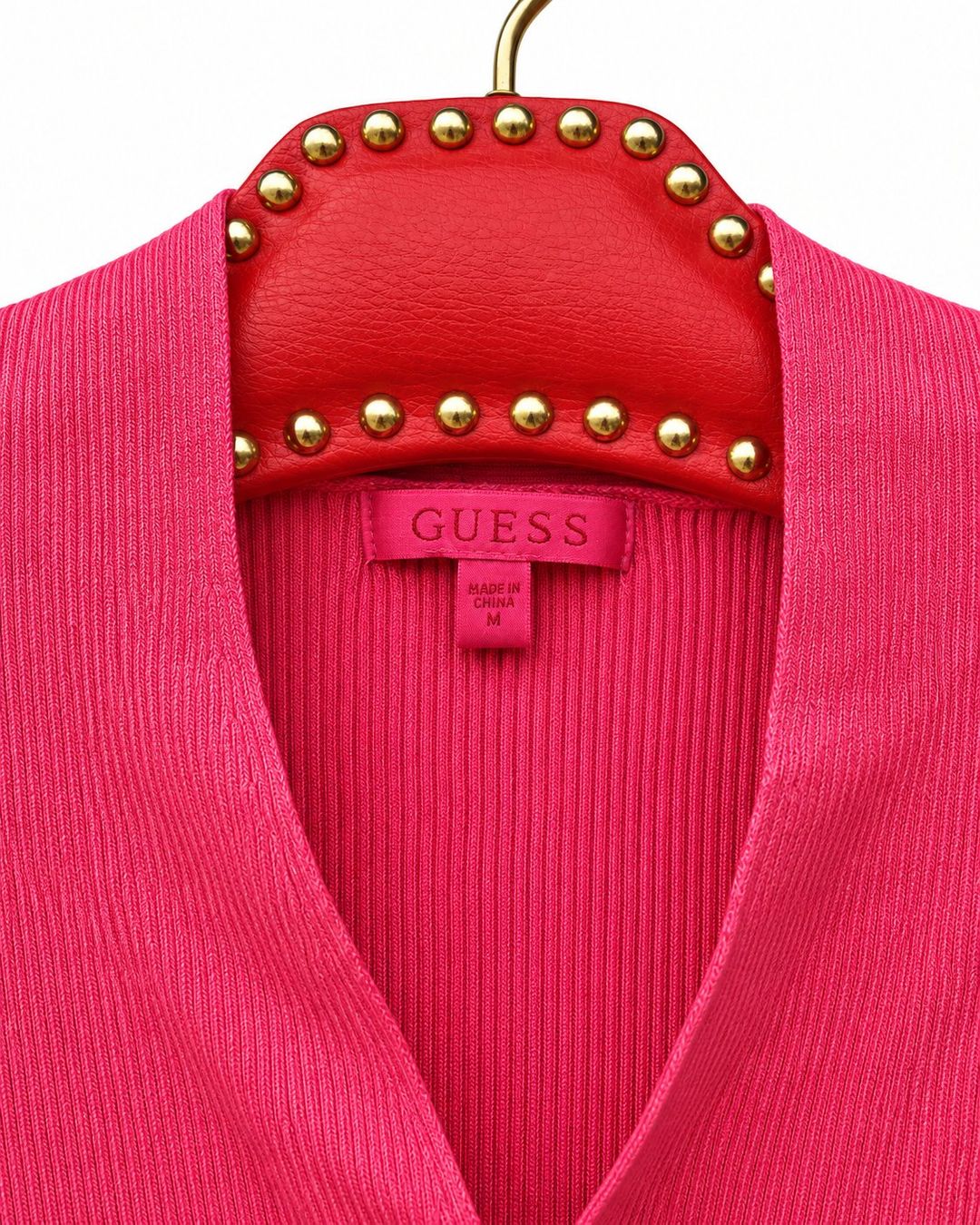 Guess Tops: Haut Guess Rose – D'occasion à Genève par lea_yxs9 1