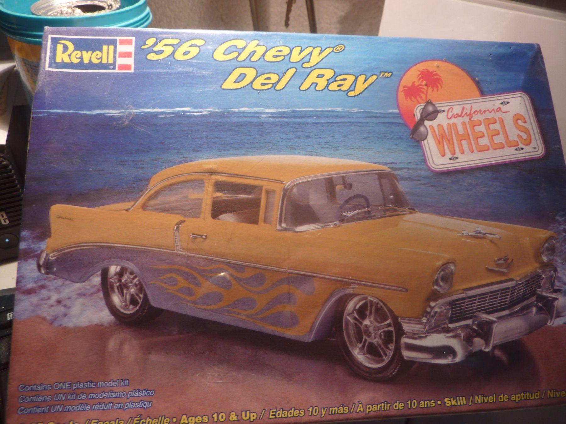 Revell Modellini d'auto: CHEVY 56 – Nuovo e nell'imballaggio originale da Balsthal venduto da bouteliee