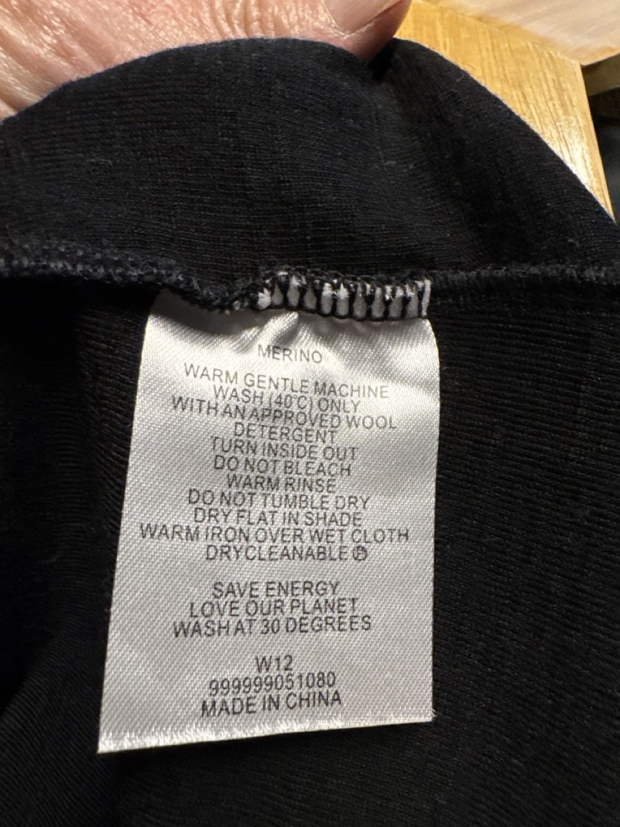 Maglioni & Felpe: Maya Black Merino Wool Light Sweater S – Usato da Fällanden venduto da emi_x6xw 3