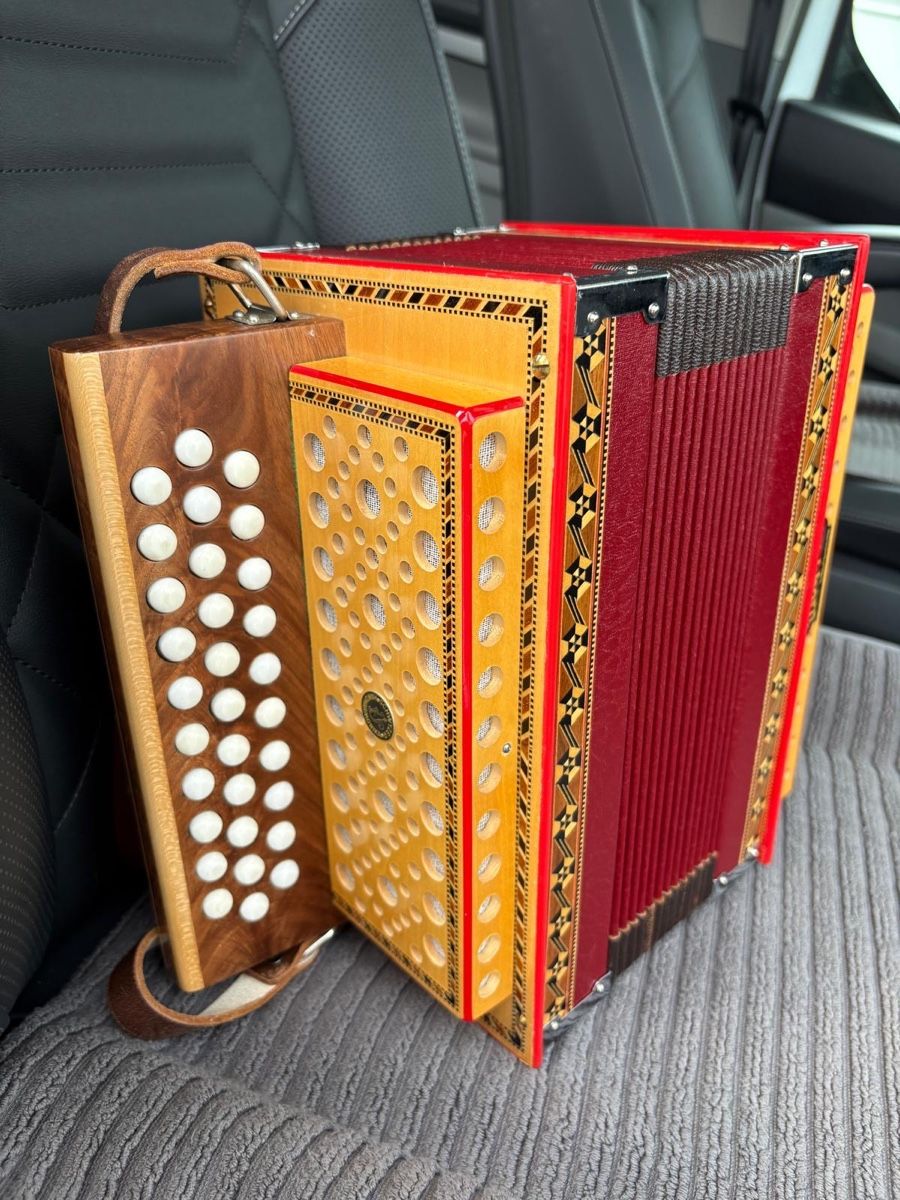 Eichhorn Strumenti musicali: Schwyzerörgeli EICHHORN – Usato da Domdidier venduto da HA92 1