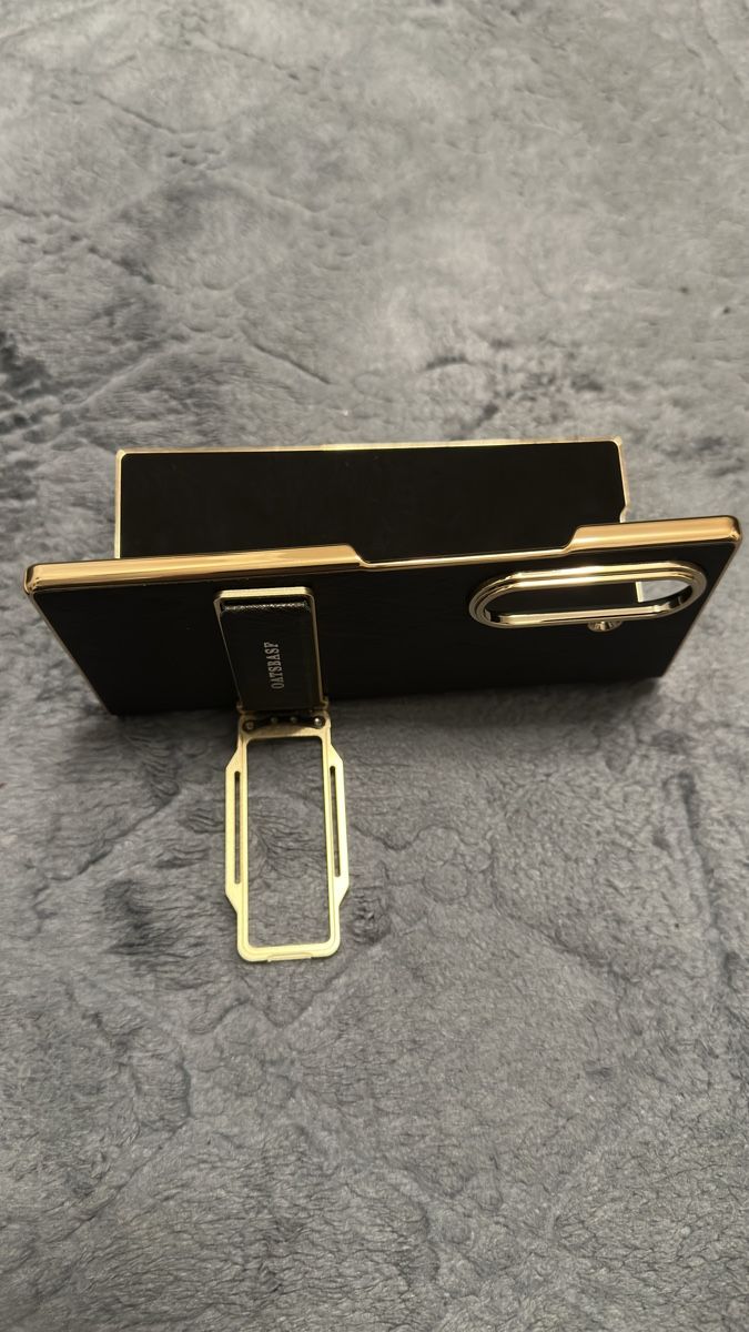 Samsung Cover & Protezioni schermo: Samsung Galaxy Fold 7 Hülle – Nuovo e nell'imballaggio originale da Schlieren venduto da Kamacho 3