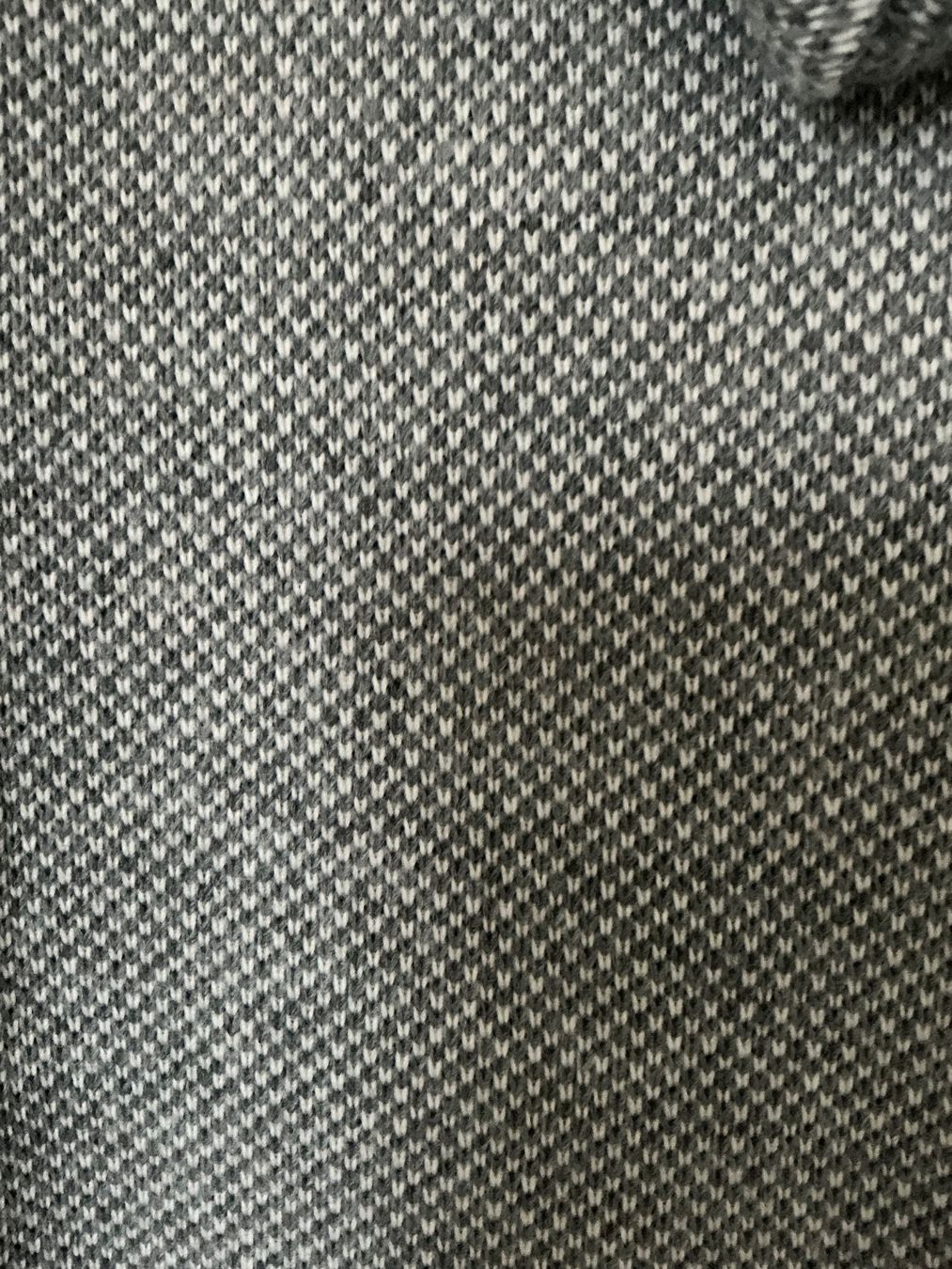 Giacche: Strick Jacke lang / grau-weiss mit Kapuze – Usato da Dübendorf venduto da Troll_88 2