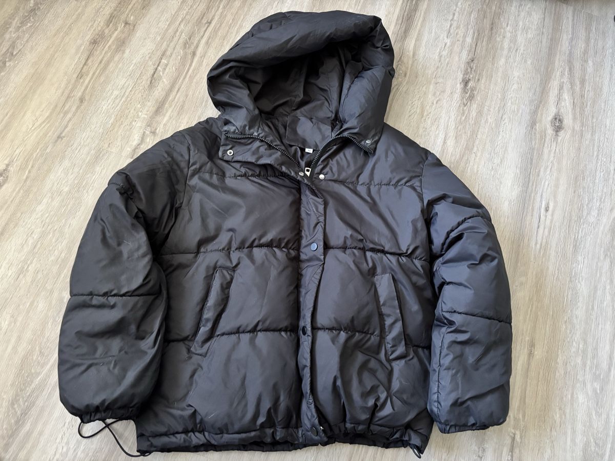 Jacken: Doudoune noire avec capuche taille M – Gebraucht aus Delémont von Ma_LoU.01