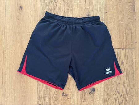 Erima Sportshorts schwarz-rot Grösse 164 guter Zustand
