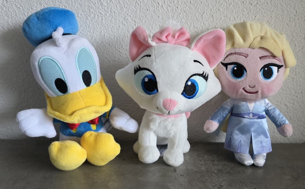 Disney Stofftiere 3 Stück (neu) Donald, Elsa, Marie (Neu und ...