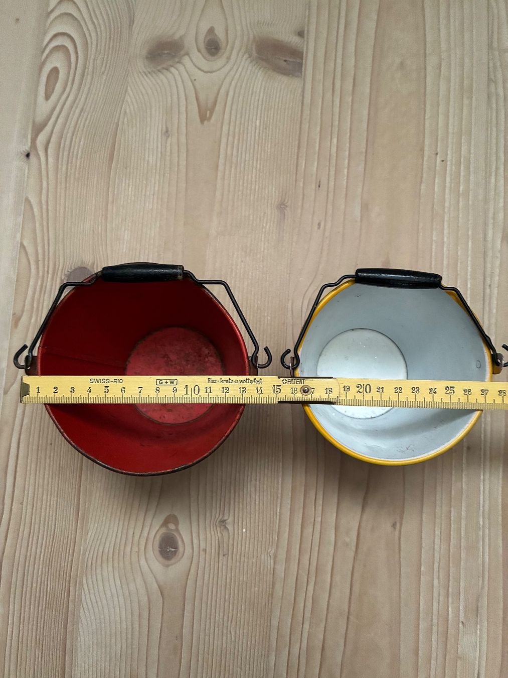 Jouets: 2 alte Eimer Kinderspielzeug – D'occasion à Steffisburg par Reitschel5 3