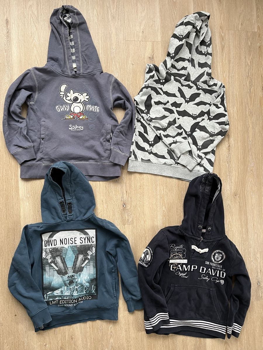 Kleiderpakete & -sets: 4 coole Kapuzen Pullover Gr. 122/128 – Gebraucht aus Sulz AG von Zissi31324