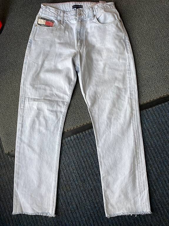 Jeans: Tommy Hilfiger Jeanshose  Straight – Gebraucht aus St. Gallen von Konstanza