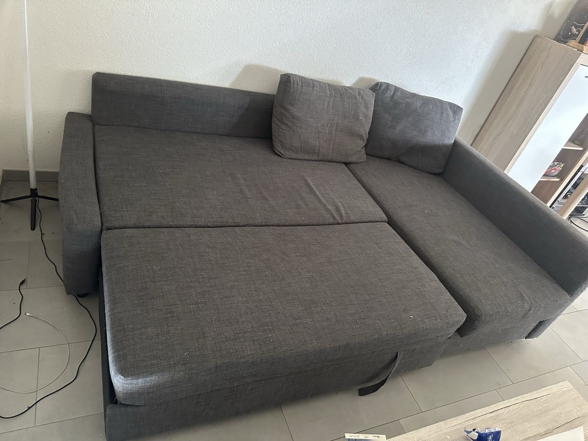 Ikea Sofas: Canapé à donner  – D'occasion à Chevroux par alex911 1