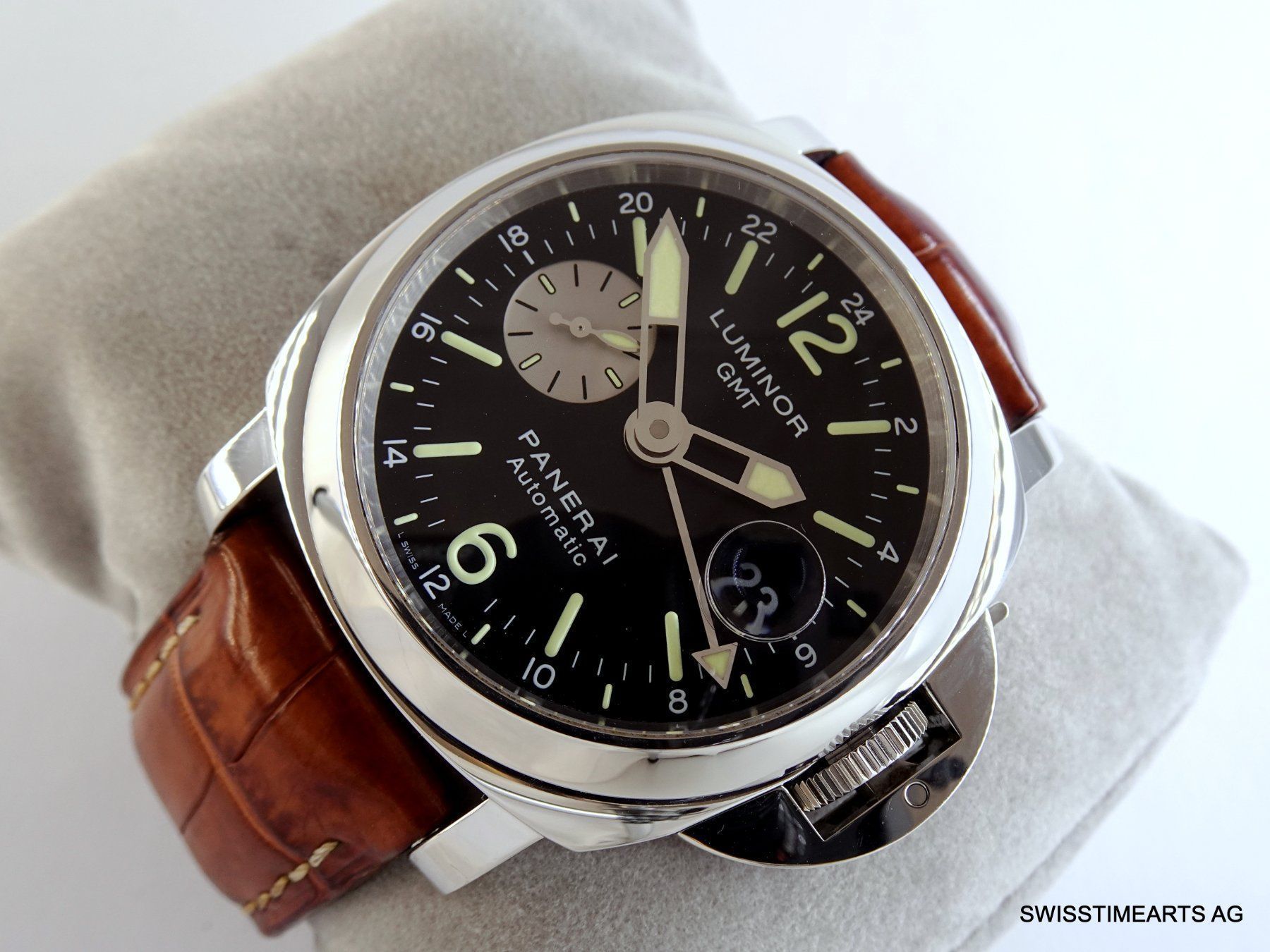 Panerai Uhren: PANERAI LUMINOR GMT PAM 00088 AUTOMATIK 2007 HERRENUHR – Gebraucht aus Zürich von  2