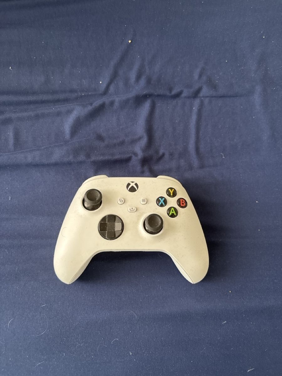Microsoft Controller: Xbox Wireless Controller – White - Great Condition! – Usato da Emmenbrücke venduto da tin_j8nk