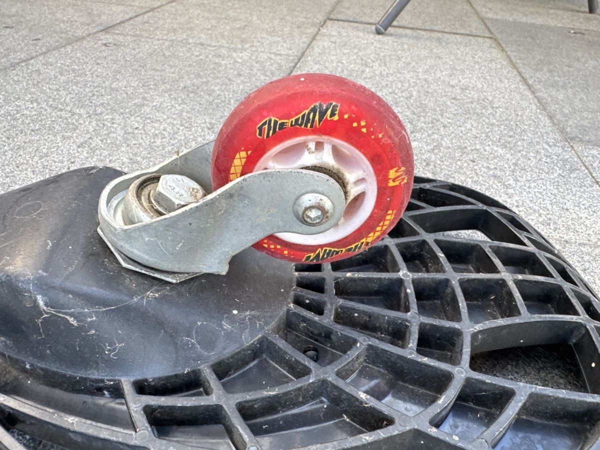 Skateboards: Waveboard Wave Board mit roten Rollen  – Usato da Wil SG venduto da Wizard5 2