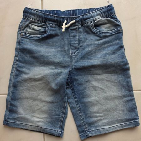 Lässige kurze Jeans Hosen Gr. 152. Guter Zustand
