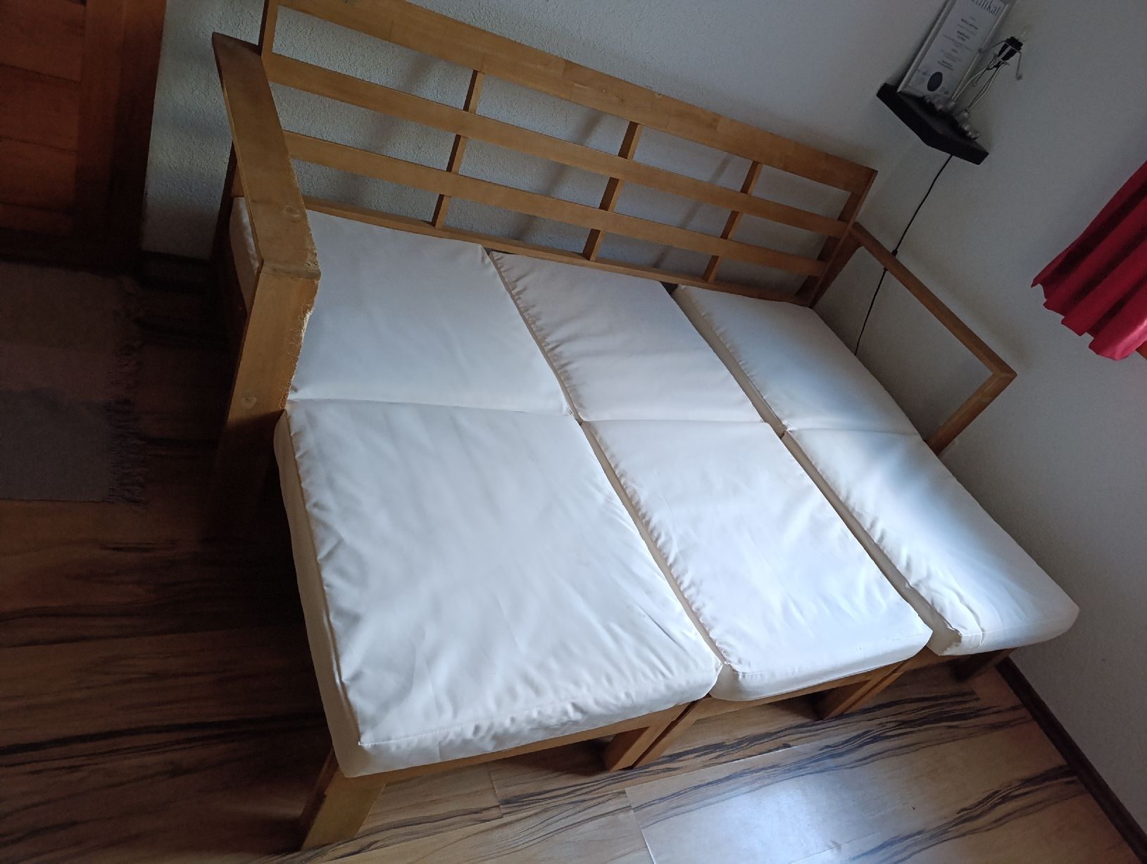 Sofas: Holzsofa 3-Plätzer mit Liegefunktion, Lounge, Bettsofa – Gebraucht aus Krattigen von Winnie12 2