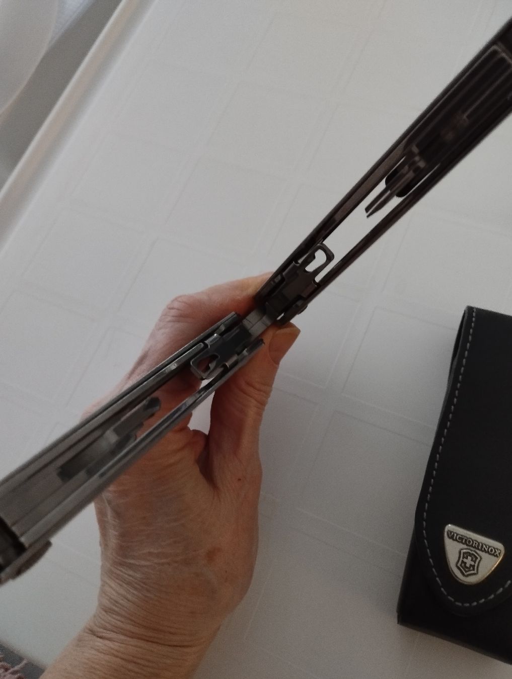 Victorinox Coltelli tascabile: Victorinox Multitool mit Etui - Top Zustand! – Nuovo (secondo la descrizione) da Ostermundigen venduto da Dinge1 1