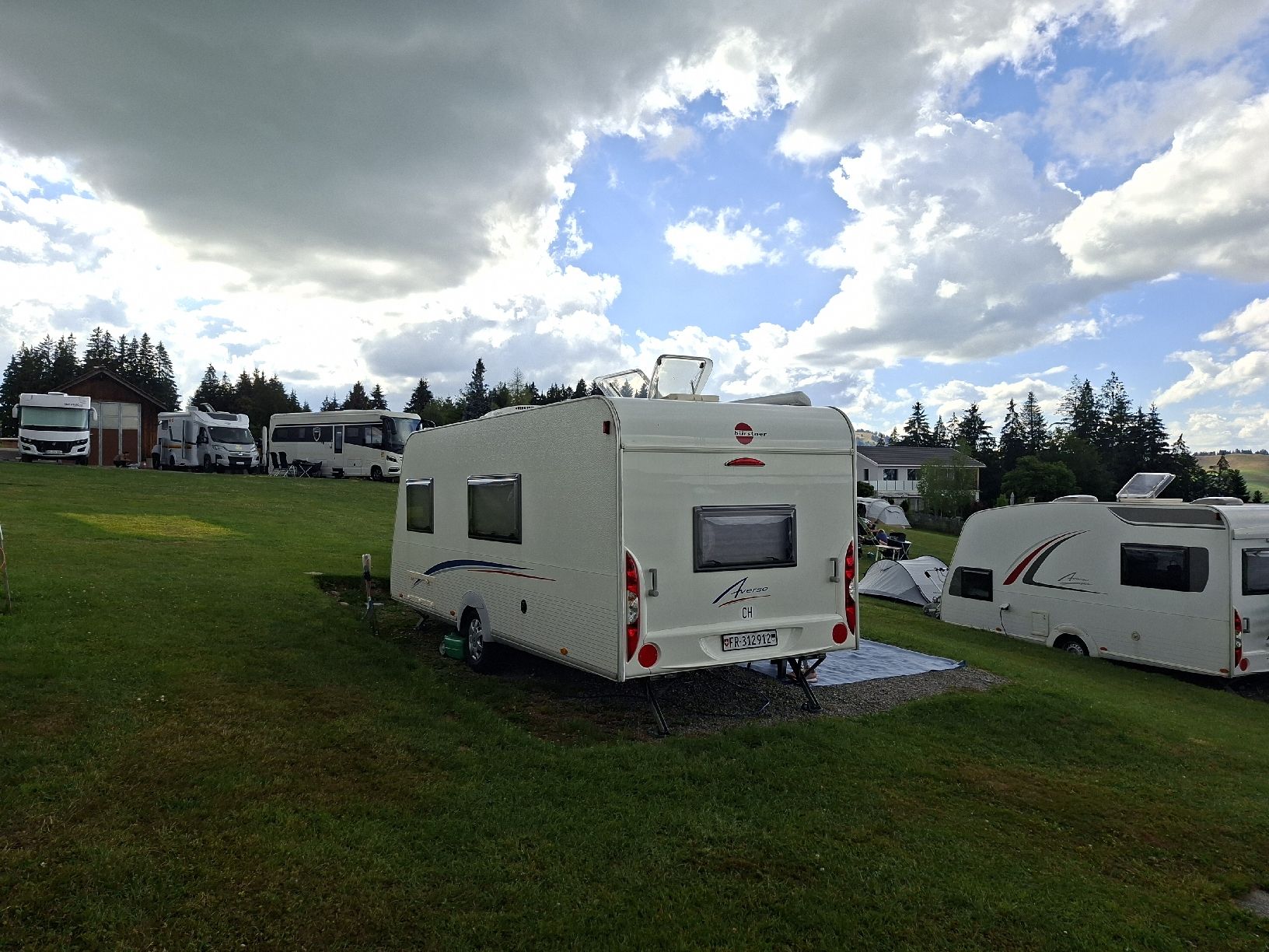 Bürstner Véhicules de camping: Familienwohnwagen Bürstner – D'occasion à Plasselb par Schaller25 2