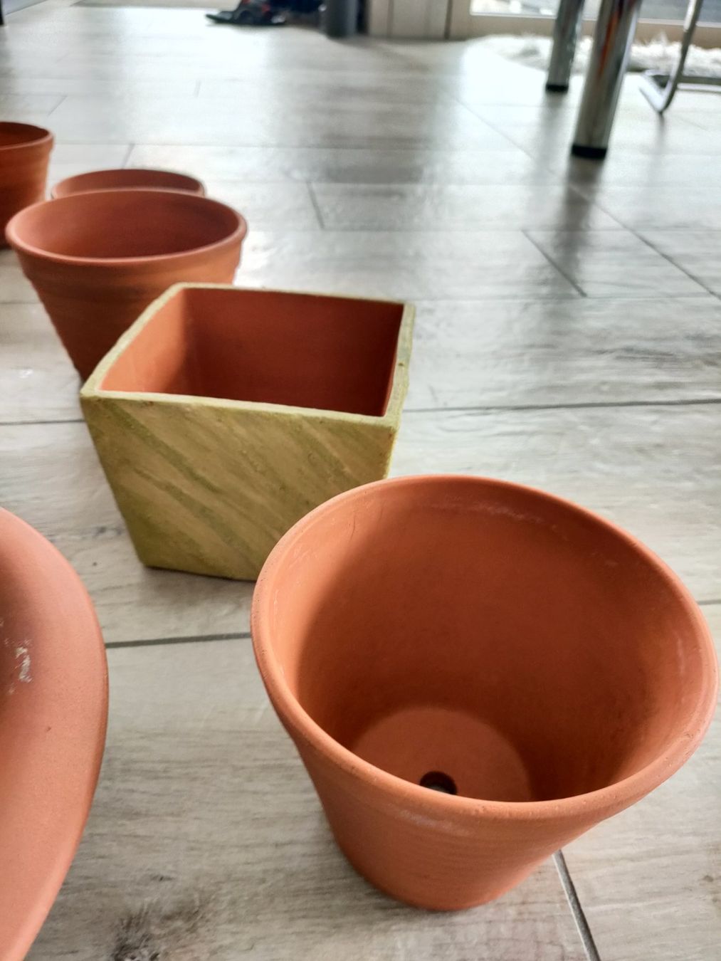Blumentöpfe: Tontöpfe Set, verschiedene Grössen – Gebraucht aus Gipf-Oberfrick von minini 3
