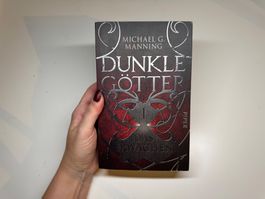 ROMAN: Michael G. Manning, Dunkle Götter, Das Erwachen