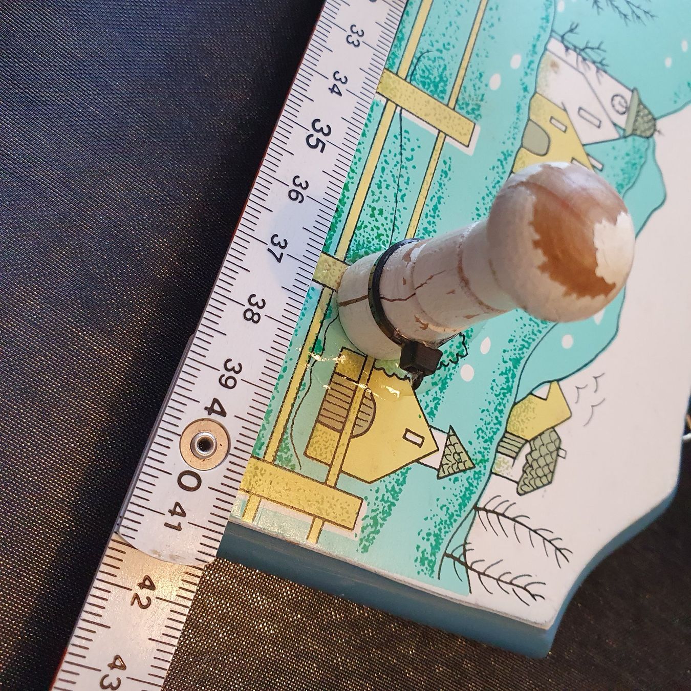 Garderobe: Porte habits en bois défectueux – Defekt aus Prilly von RoDyRe 2