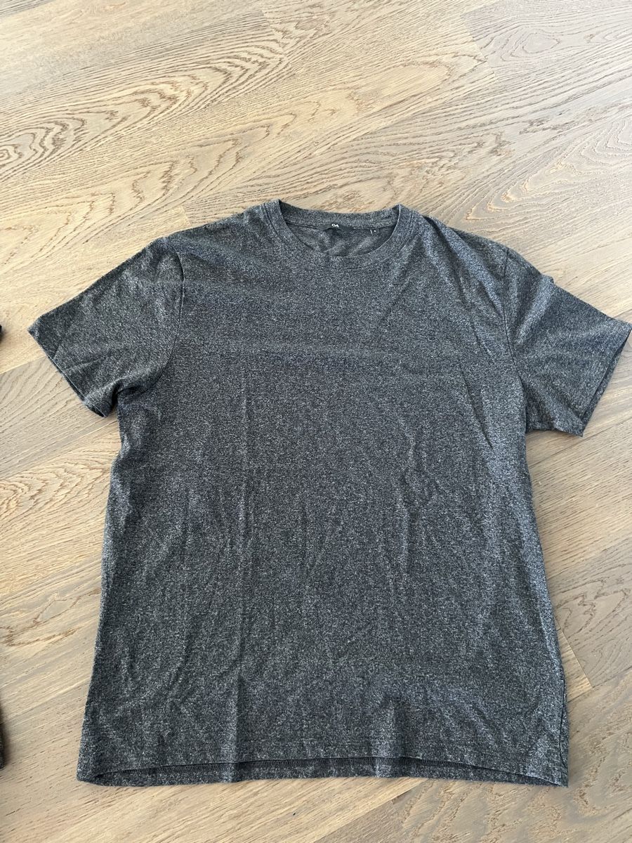 C&A T-shirt: 3 Shirts schwarz-meliert, Grösse L – Usato da Meierskappel venduto da schoene_dinge 2