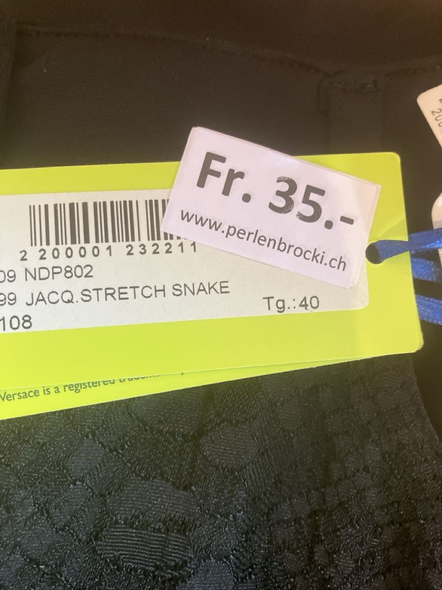 Versace Gonne: Versace Stretch Minirock Gr.40 NEU – Nuovo (secondo la descrizione) da Erlenbach im Simmental! venduto da Simmentaler-Perlen 4