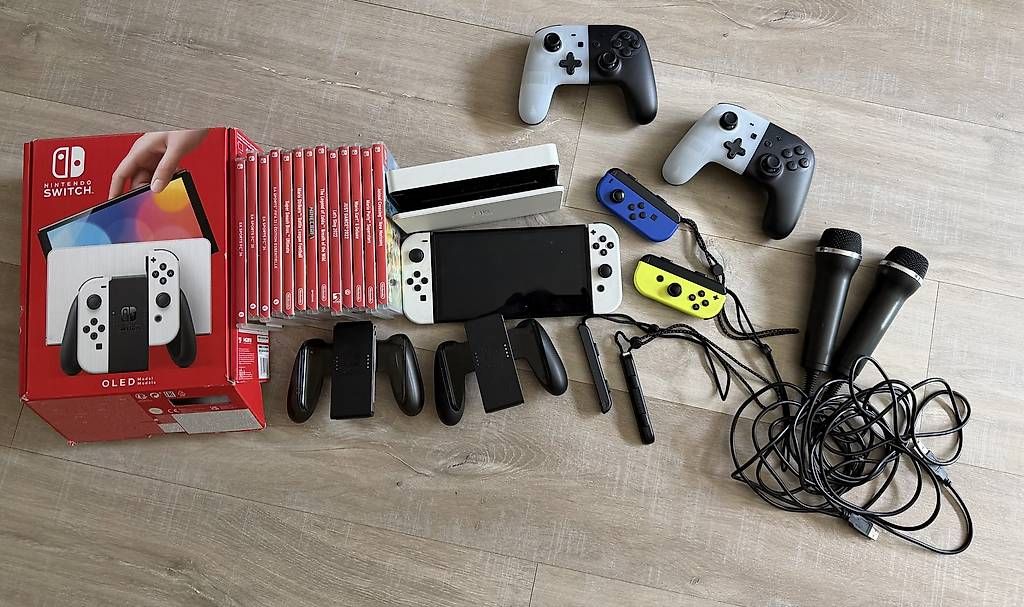 Nintendo Console: Pack Nintendo Switch OLED – Usato da Neuchâtel venduto da phi_d2v2