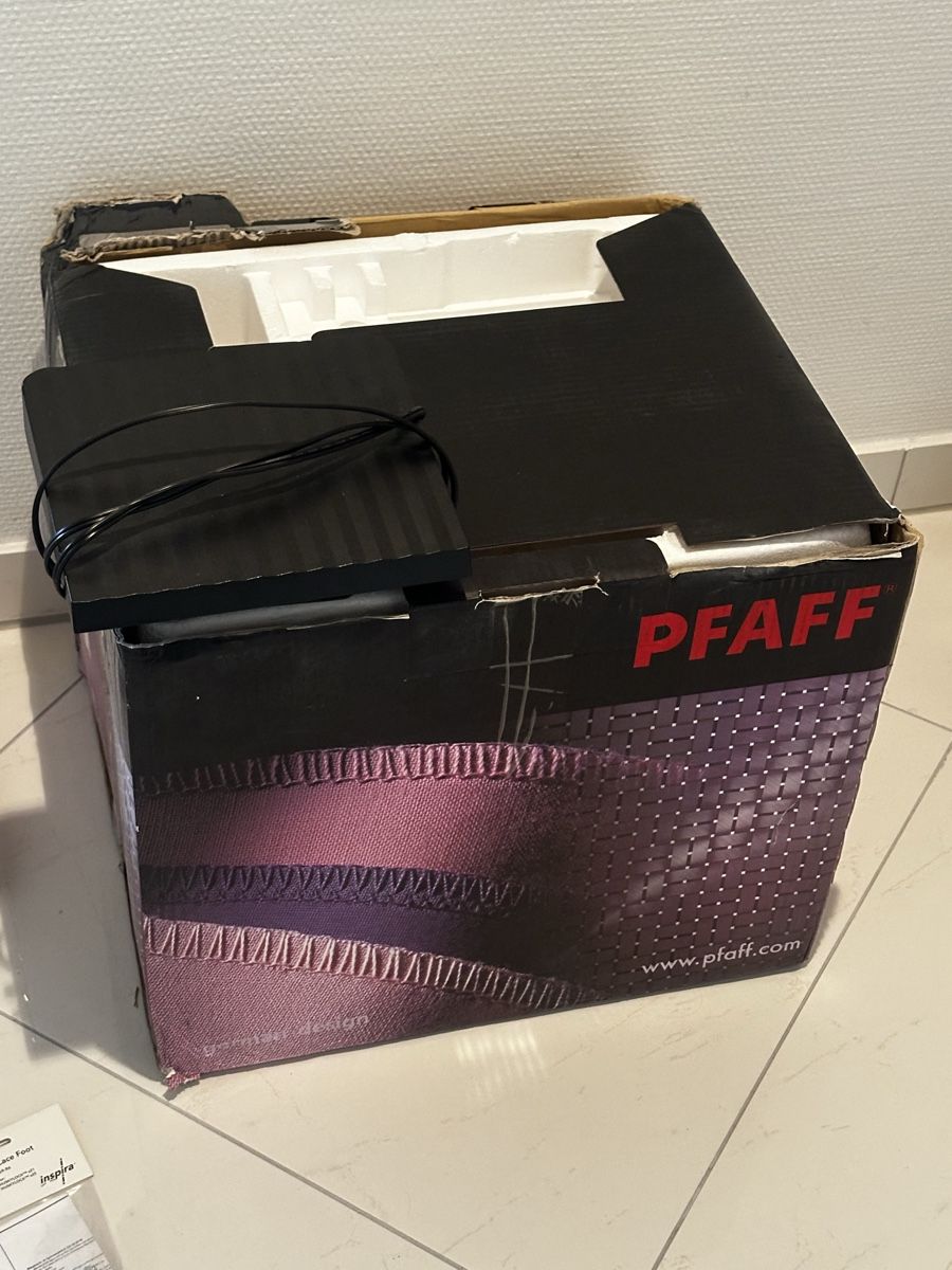 Pfaff Macchine da cucire: Gebrauchte Pfaff Coverlock 4.0 – Usato da Engelberg venduto da Aragora 1