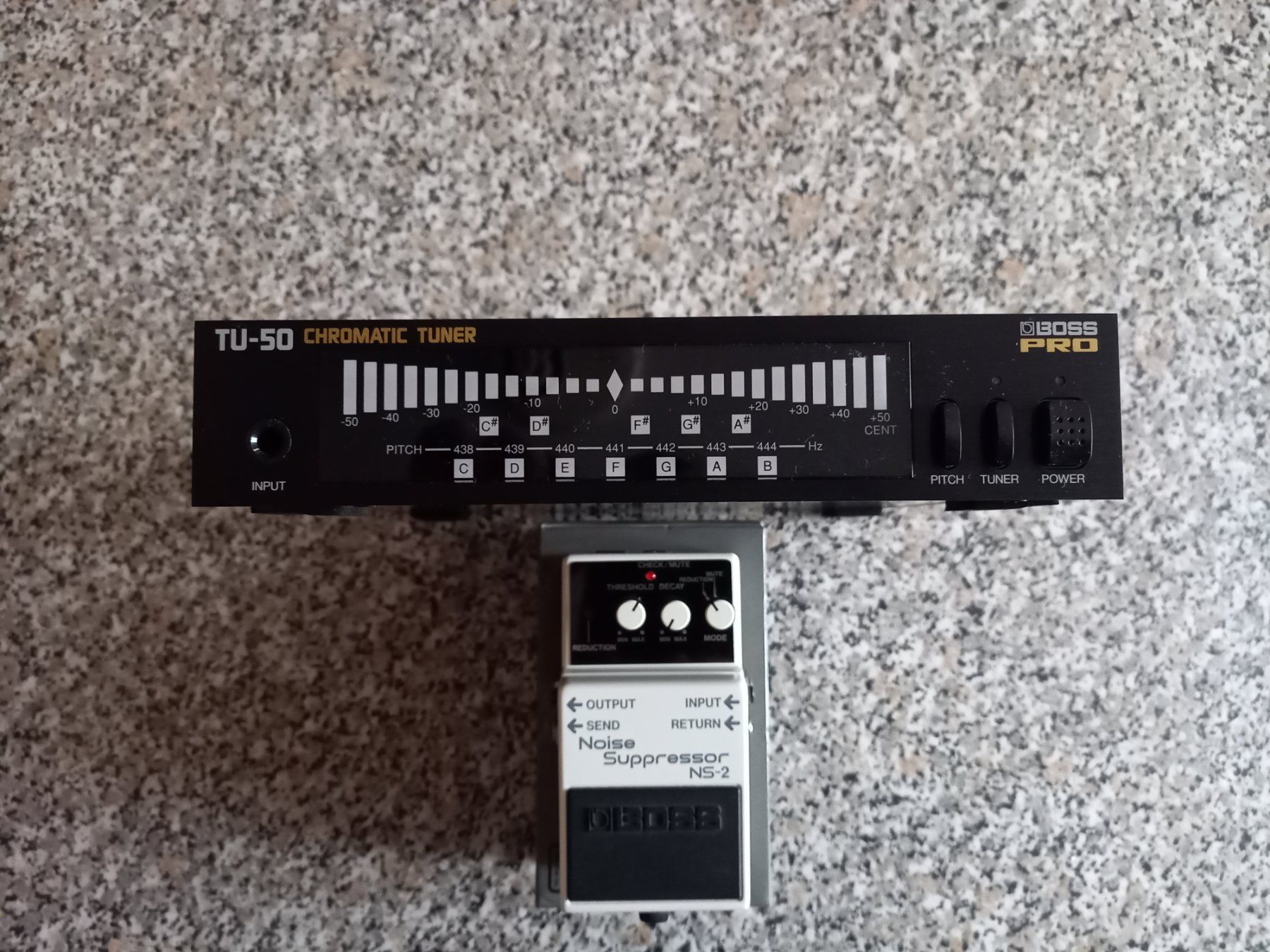 Boss Strumenti musicali: Boss TU-50 und NS-2 – Usato da Reinach AG venduto da cosmiceddie