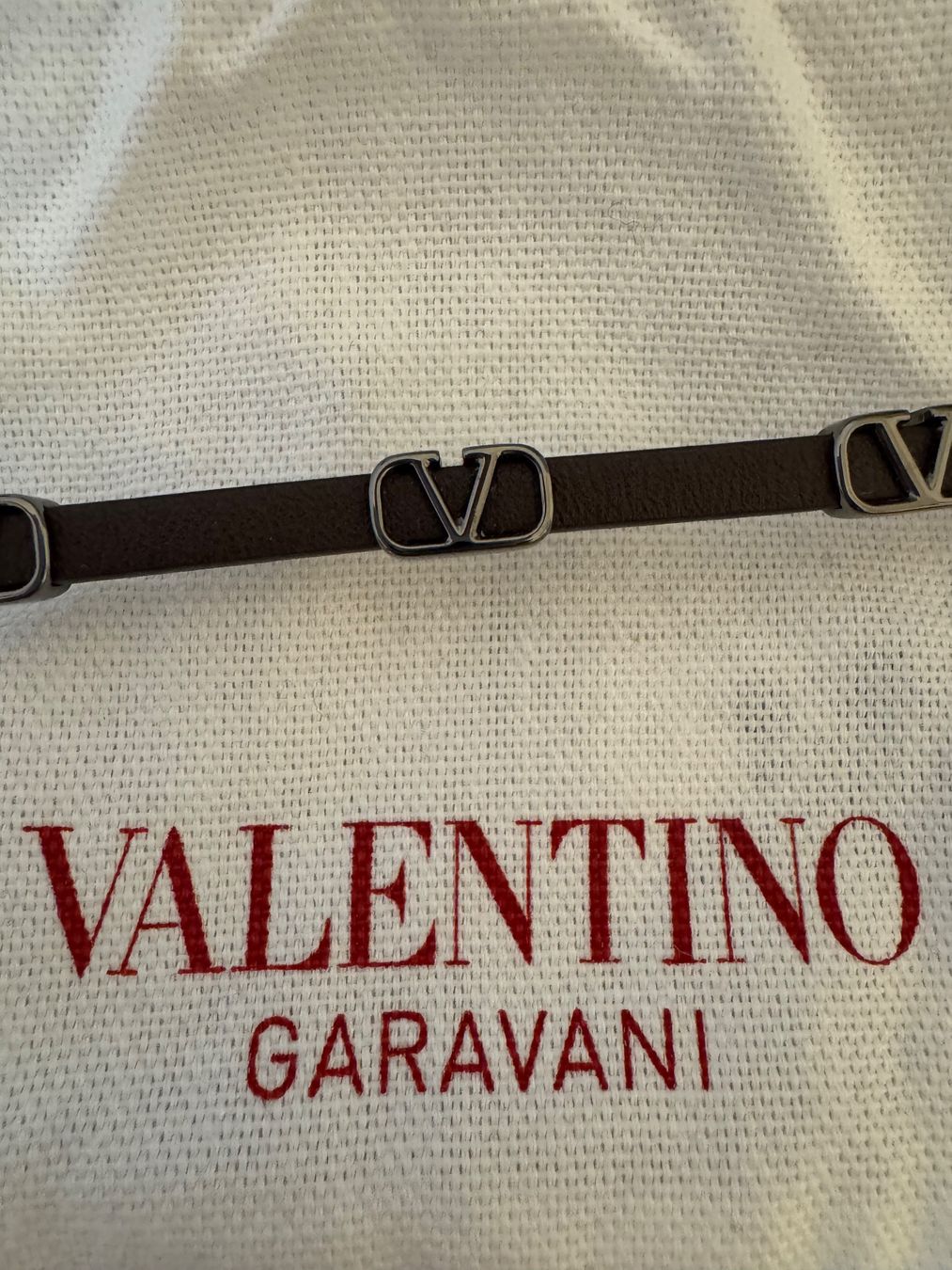 Valentino Bracelets: Valentino Motif Leather Bracelet – D'occasion à Lausanne par sjc_8xtb 2