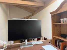 BenQ MA320U 32" 4K Monitor + BenQ ScreenBar  Top Zustand
